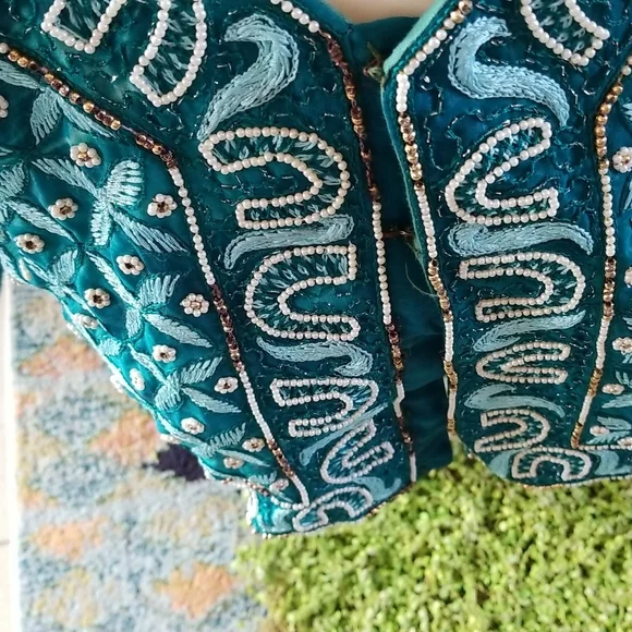 BEAUTIFUL Embroidery Beaded Ethnic Turquoise Silk SS Vintage Crop Top Jacket - Picture 3 of 16